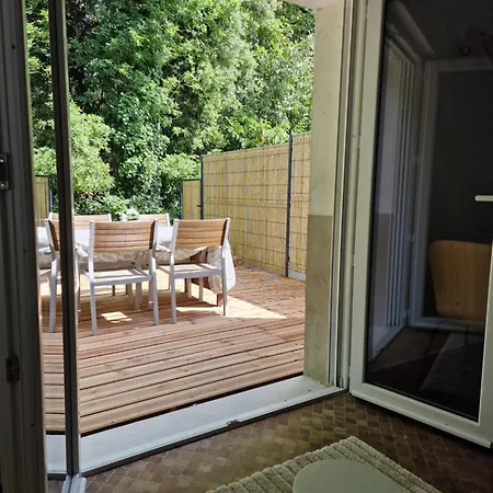 Апартаменты Chaleureux De 30m2 *
